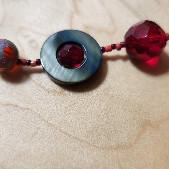 Handcrafted Necklace with Red Faceted and Round Beads Grey Mother of Pearl MOP - Picture 4 of 9